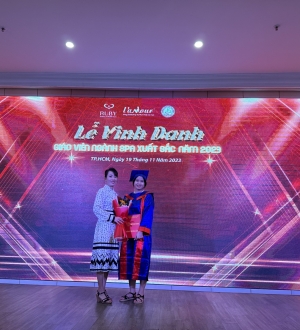 HỌC VIÊN THU HIẾU TỐT NGHIỆP